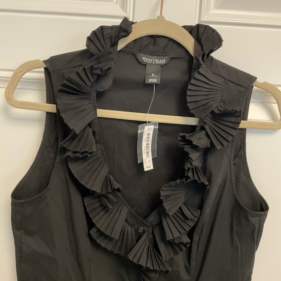 White House Black Market ruffle sleeveless button down top. Size 8 - Picture 5 of 9